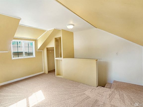 5th image of 9106 Lawndale Ave SW