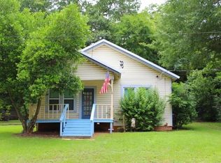 402 N 6th St, Crockett, TX 75835