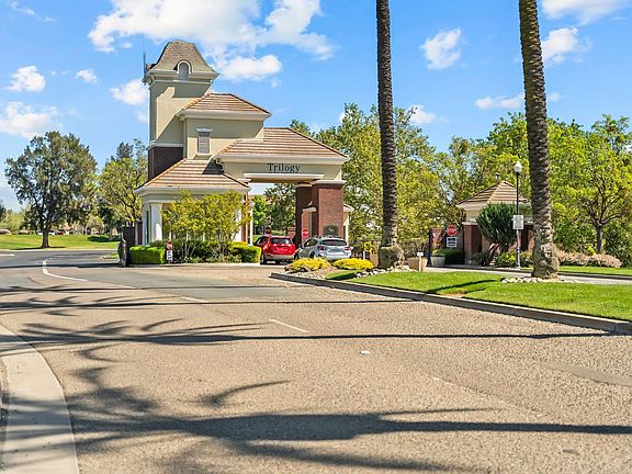4th image of 104 Riviera Dr