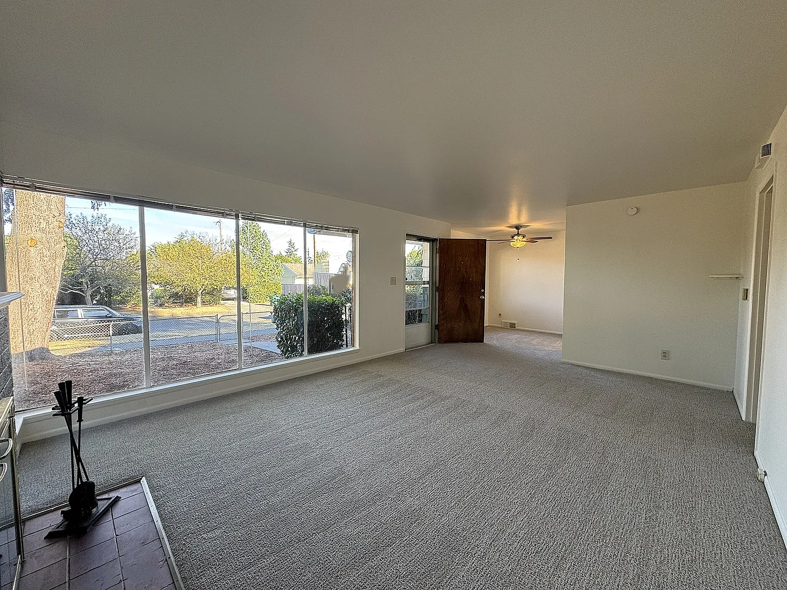 3 bed, 1040 sqft, $2,900 — Photo 4