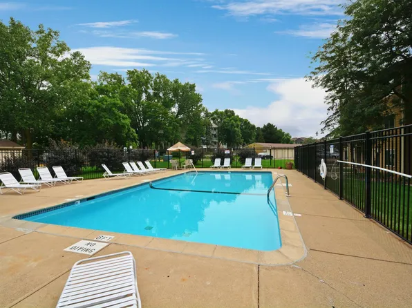 2150 Ridge Dr APT 24, Saint Louis Park, MN 55416