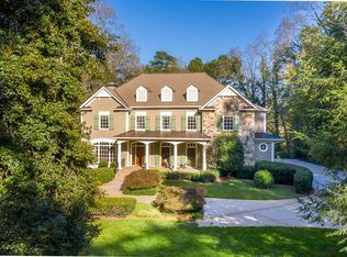 949 Buckingham Cir NW, Atlanta, GA 30327