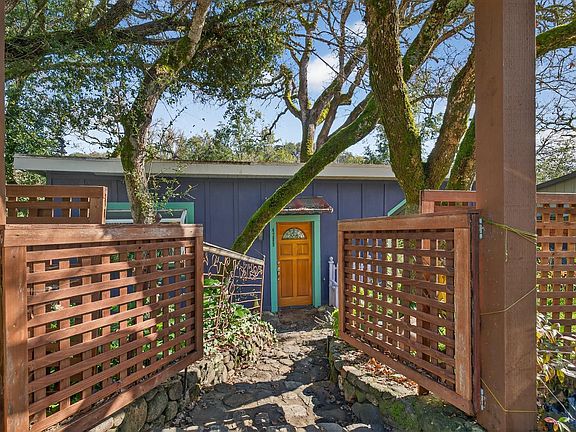 2nd image of 4289 Lakeside Road