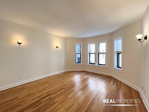 2nd image of 4034.5 N Ashland Ave #W2