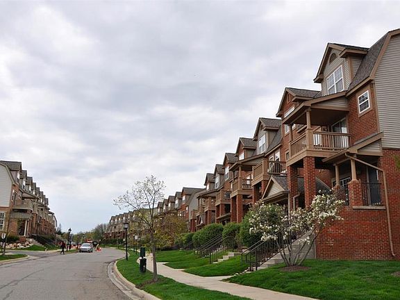 2nd image of 2731 Barclay Way