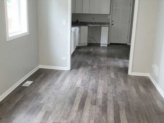 4th image of 1837 N Kimball Ave APT 1R