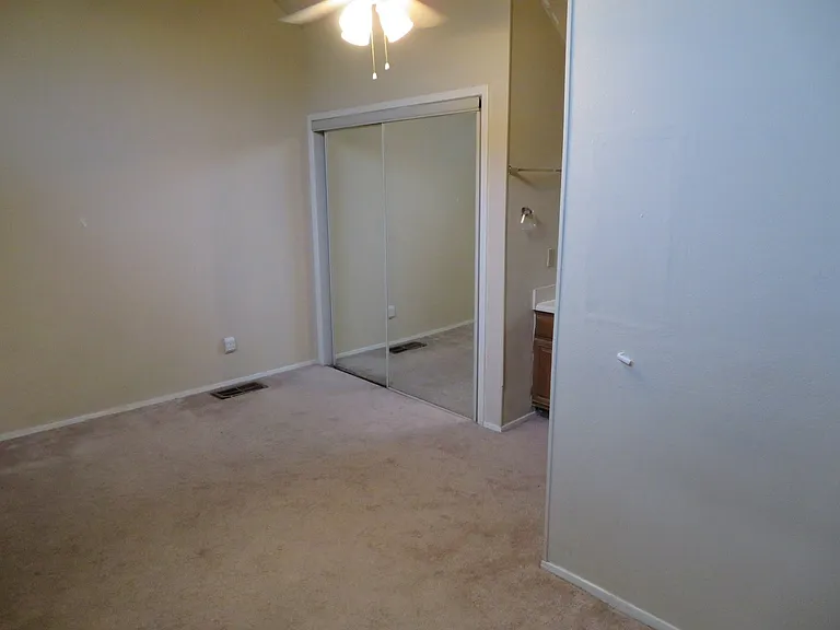 708 Graham Pl #204 — Photo 7