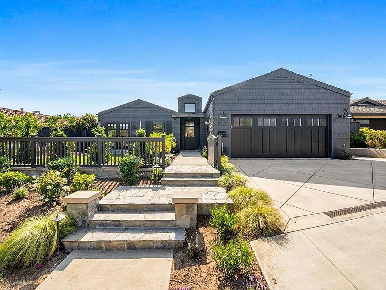 531 De Anza Dr — Photo 1