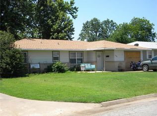 709 Mesquite Dr, Enid, OK 73701