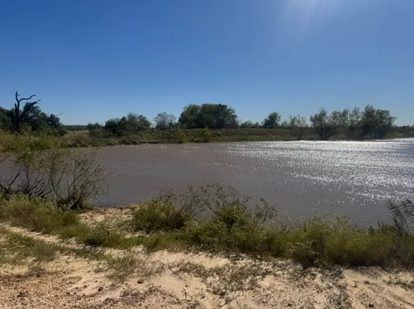 17252 Pine Tree Rd, Bryan, TX 77808