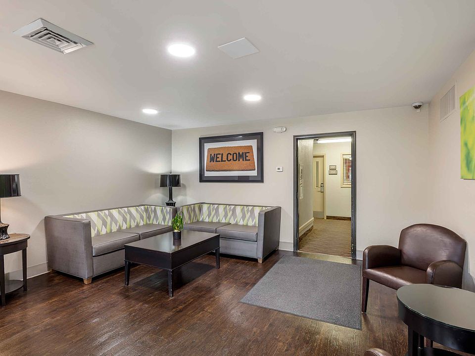Lobby and Guest Check-in