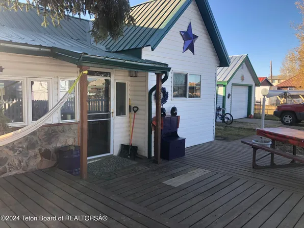 166 S Madison Ave, Pinedale, WY 82941