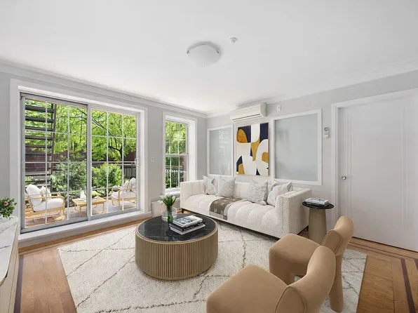 216 Calyer St APT 1B, Brooklyn, NY 11222