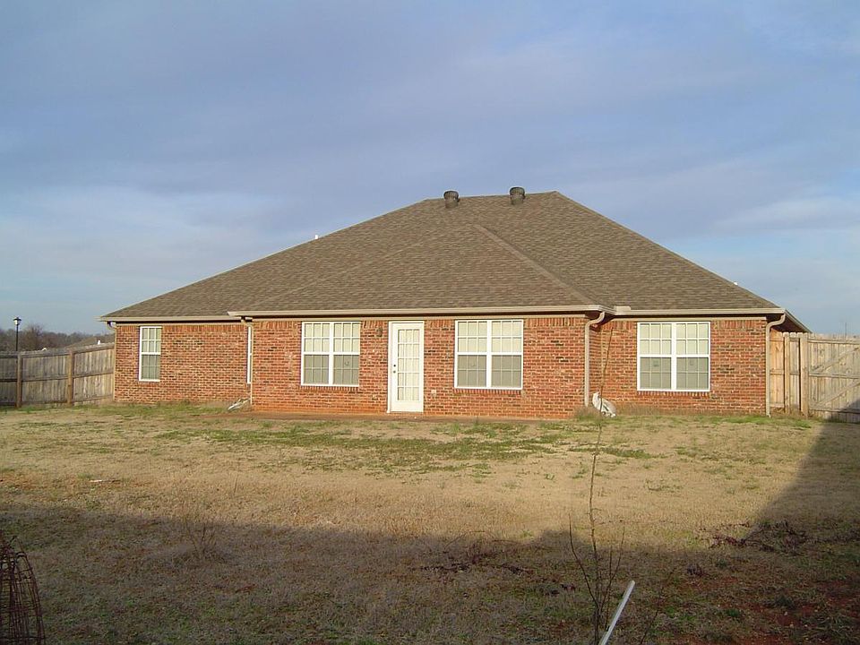 2nd image of 112 Hardiman Place Ln