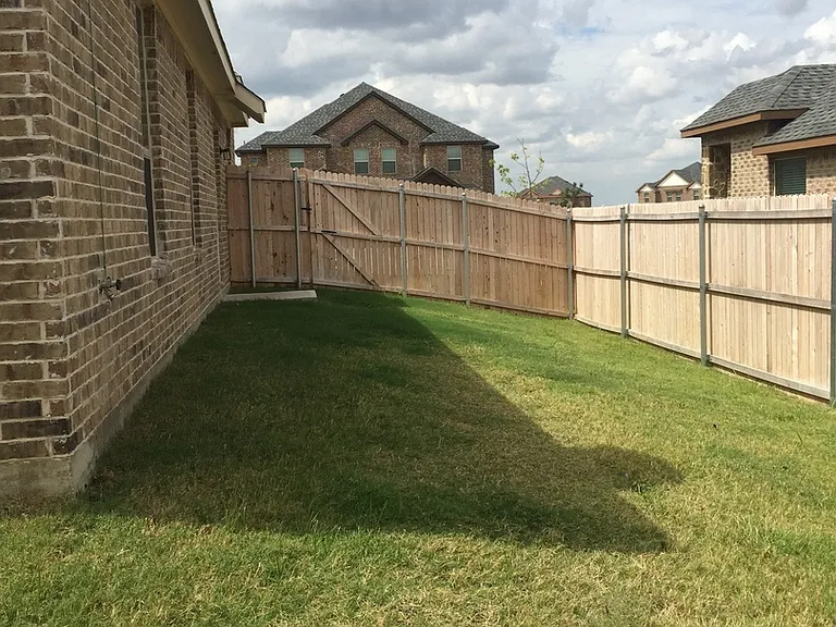914 Chaparral Trl — Photo 12