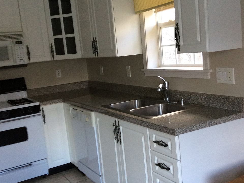 2nd image of 112 Briarwood Dr #2