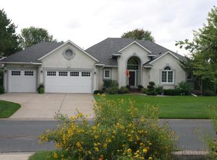 590 Hawthorn Rd, Lino Lakes, MN 55014