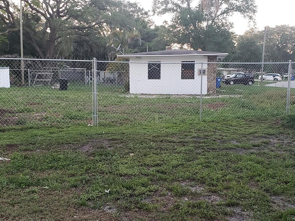 2nd image of 4487 Crestwood Dr N