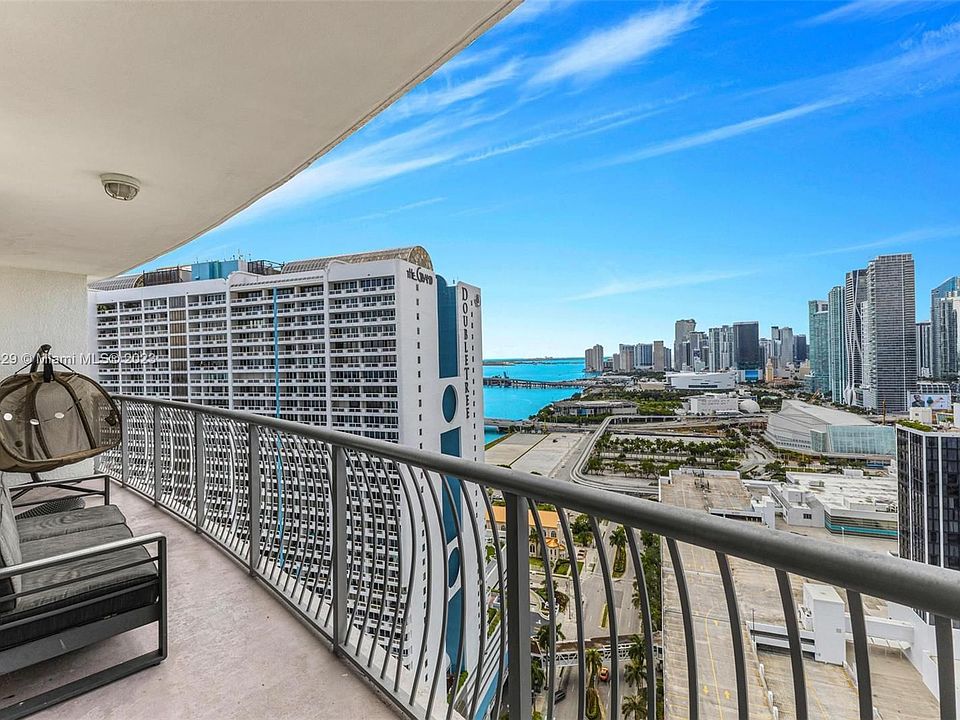 1st image of 1750 N Bayshore Dr APT 3412
