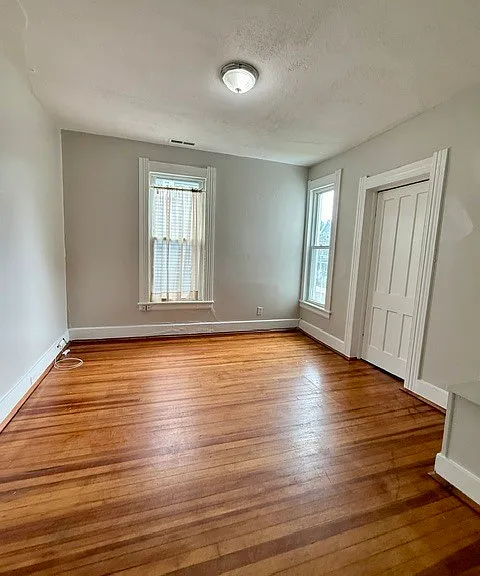 384 Gregory St — Photo 8