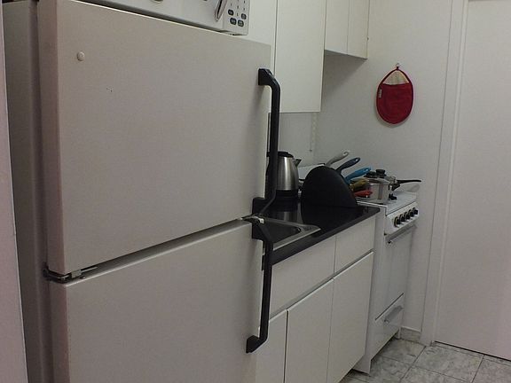 5th image of 405 W 57th St APT 4H