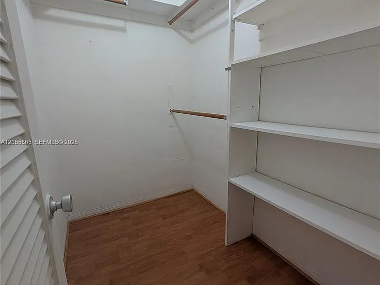 900 Tallwood Ave #305 — Photo 10