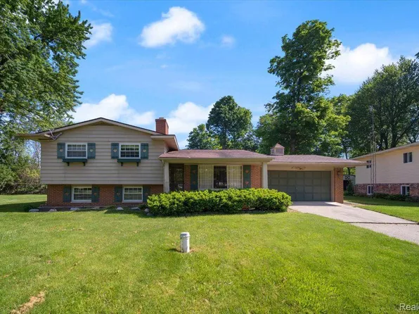 2058 Kingswood Dr, Flint, MI 48507