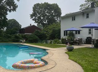 4 Teakwood Ln, New City, NY 10956