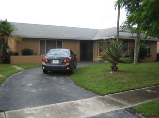 9733 Carousel Cir S, Boca Raton, FL 33434