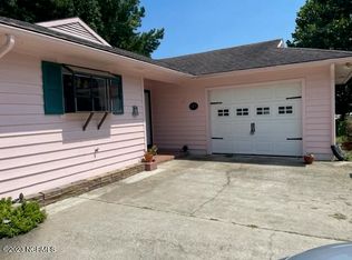 607 Independence Dr, Jacksonville, NC 28546