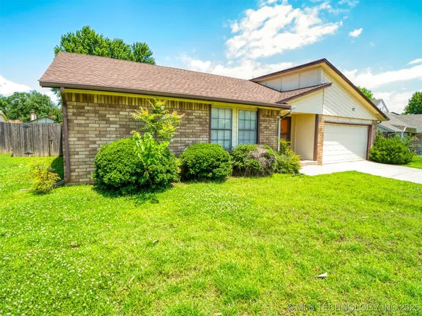 1136 W Durham St, Broken Arrow, OK 74011