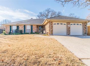 6108 Kenilworth Dr, Arlington, TX 76001
