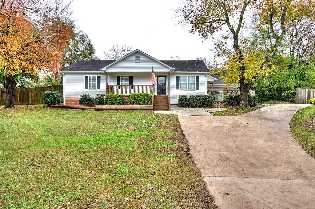 20 Lionel Ln NE photo 1