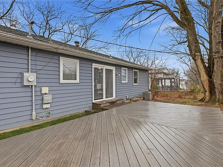 8806 Marty St — Photo 3