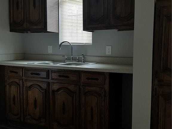 3rd image of 4423 Rosine Ave