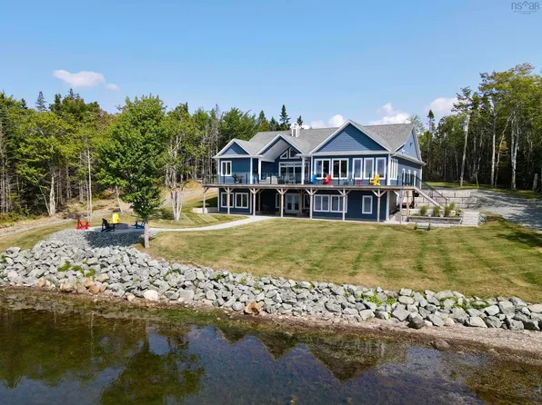 430 Maple Dr, Richmond, NS B0E 3B0