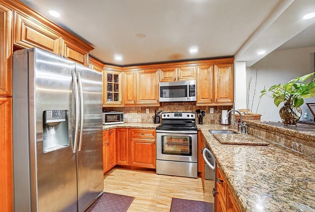 7950 W Mcnab Rd #302