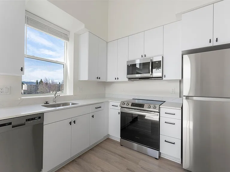 1820 NE Davis St #307 — Photo 17