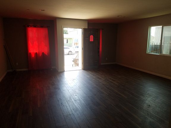 4th image of 163 W 78th St