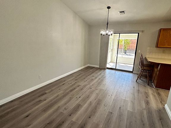 5th image of 2910 Yuma Dr
