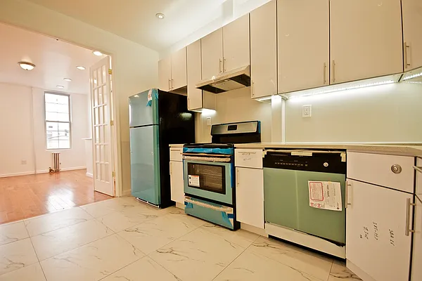 Rented by Nest Seekers International | media 17