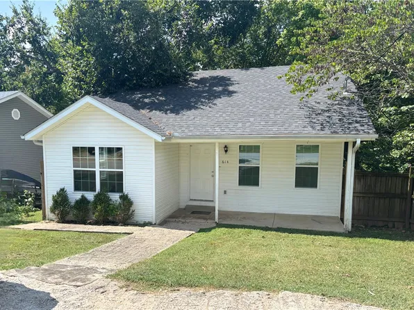 614 Crescent St, Rogers, AR 72756