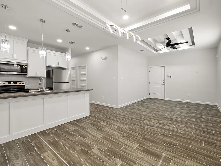 1907 W Violet Dr #2 — Photo 6
