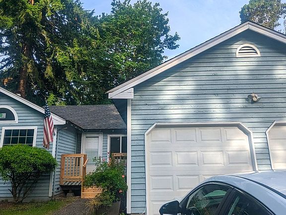 2nd image of 8905 Watson Pl NE