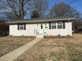 415 W Adams St, Millstadt, IL