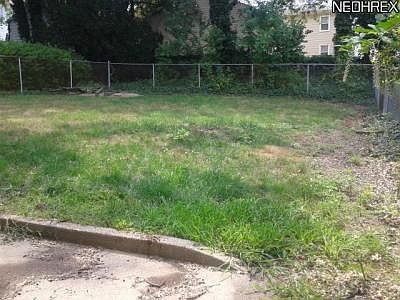 2nd image of 184 E Park Ave