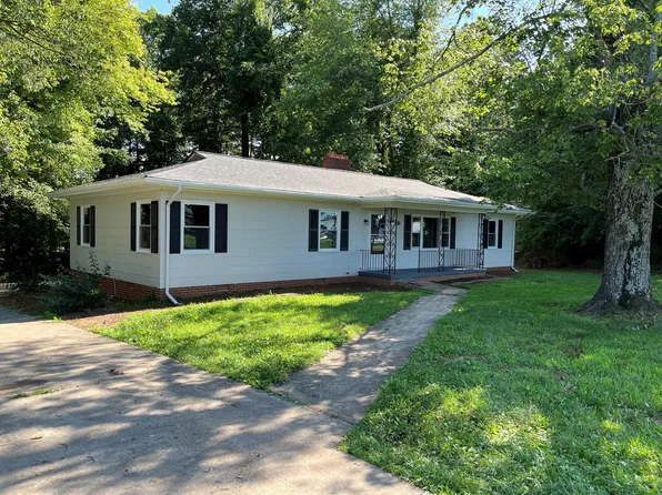 451 W Main St, Boonville, NC 27011