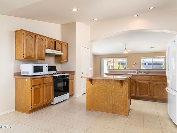 5th image of 9007 E EMERALD Drive