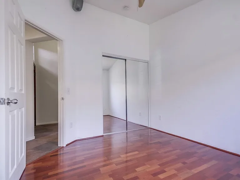 2703 Lobelia Rd — Photo 38