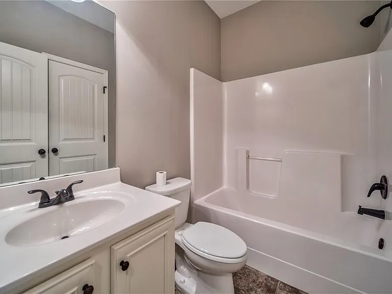 4914 Whisper Creek Ct — Photo 6